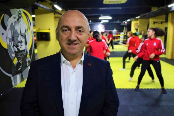 Kulüp Değil, Sporcu Fabrikası