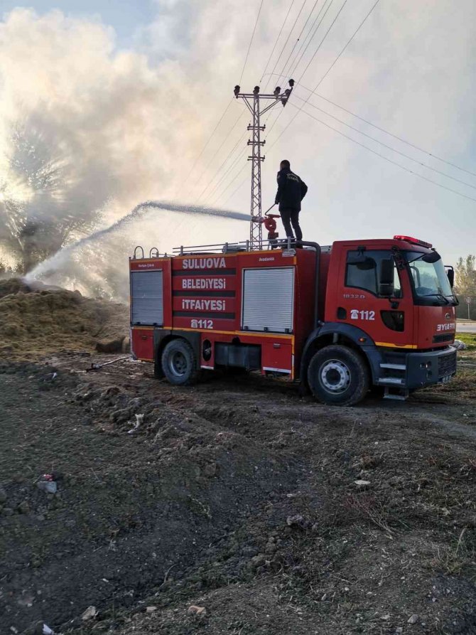 Suluova’da 50 Ton Saman Alevlere Teslim Oldu