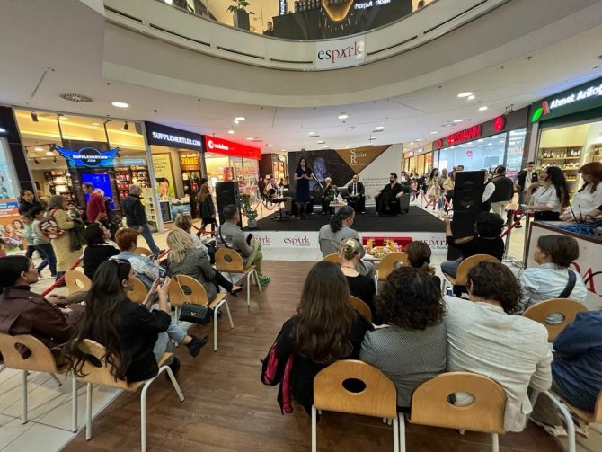 Espark’ta ’Sesim Resim’ Sergisi Açıldı