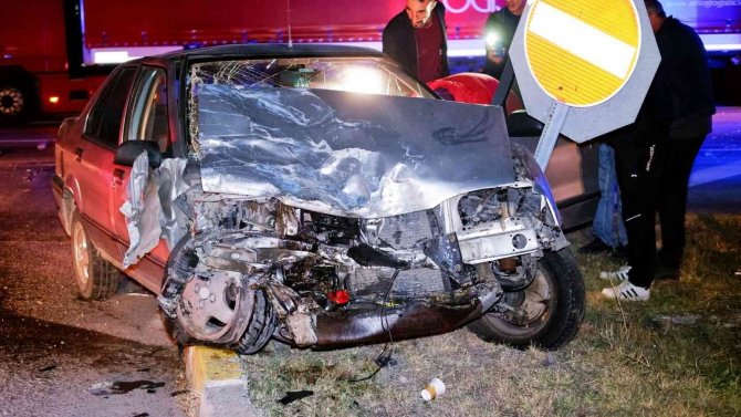 Edirne’de Otomobil İle Tır Çarpıştı: 1 Yaralı