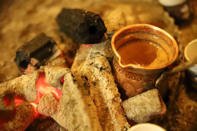 Soğuk Havaların Şifa Deposu: Menengiç Kahvesi