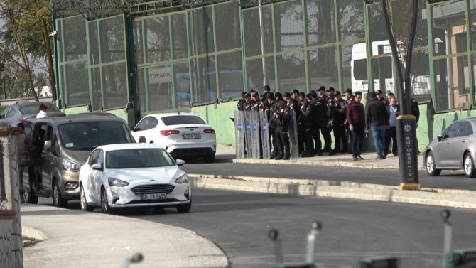 Sahte Pasaportla Yakalanan Suç Örgütü Lideri Göç İdaresini Karıştırdı