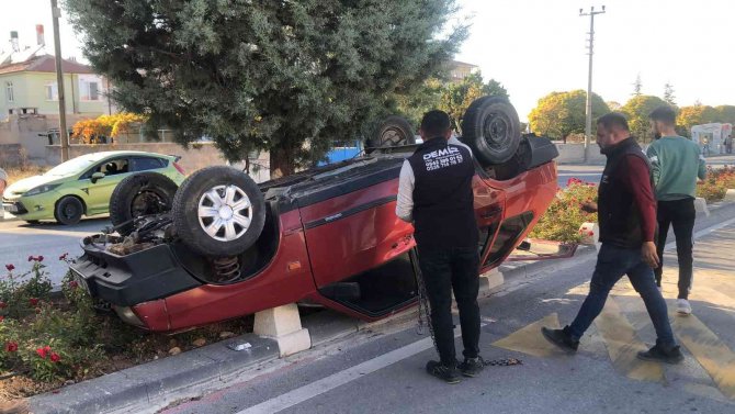 Takla Atan Otomobilden Burnu Bile Kanamadan Kurtuldu