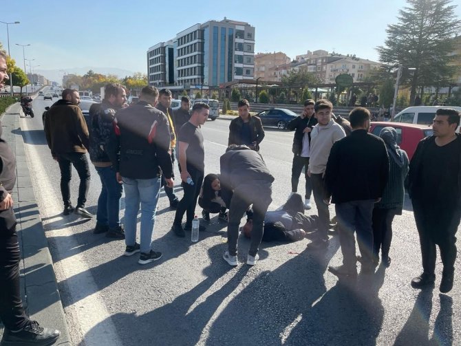 Otomobilin Çarptığı Bisikletli Yaralandı
