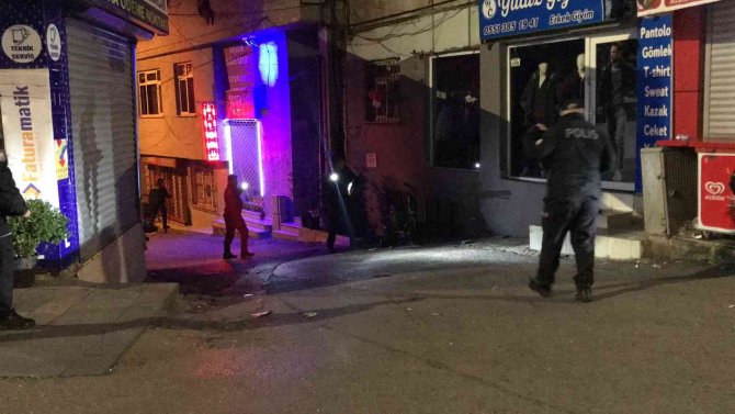 Beraber Alkol Aldığı Arkadaşı Tarafından Cadde Ortasında Silahla Vuruldu