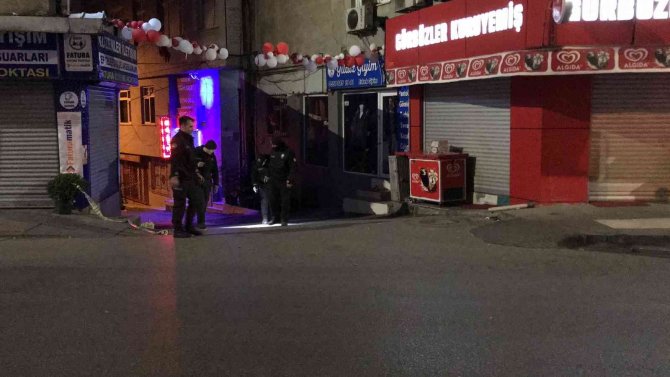 Beraber Alkol Aldığı Arkadaşı Tarafından Cadde Ortasında Silahla Vuruldu
