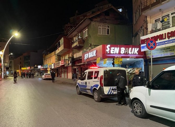Beraber Alkol Aldığı Arkadaşı Tarafından Cadde Ortasında Silahla Vuruldu