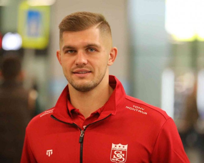 Sivasspor Kafilesi İ̇stanbul’a Ulaştı