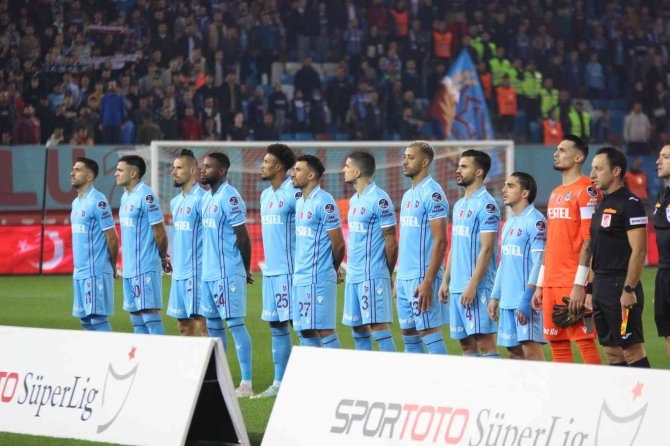Spor Toto Süper Lig: Trabzonspor: 2 - Konyaspor: 1 (İ̇lk Yarı)