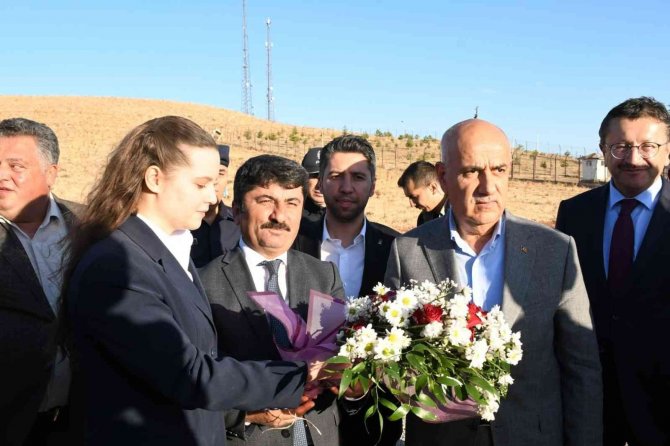 Tarım Ve Orman Bakanı Prof. Dr. Vahit Kirişci Tufanbeyli’de Temel Atma Törenine Katıldı