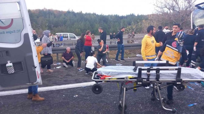 Bolu’da Yolcu Otobüsü Devrildi: Çok Sayıda Yaralı Var