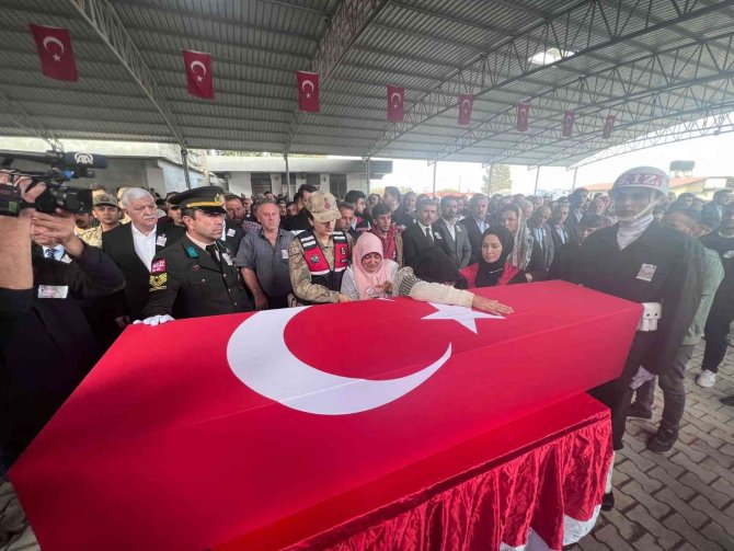 Pençe-kilit Şehidi Hatay’da Son Yolculuğuna Uğurlanıyor
