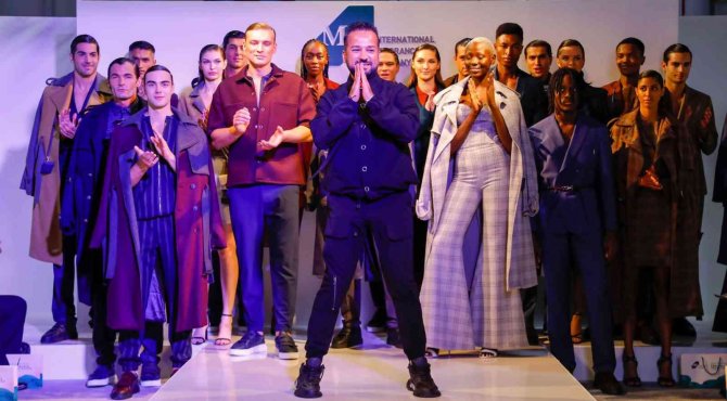 Esans Ve Moda Buluştu