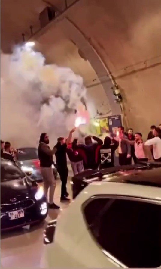 Üsküdar’da Asker Eğlencesi İçin Tüneli Kapattılar