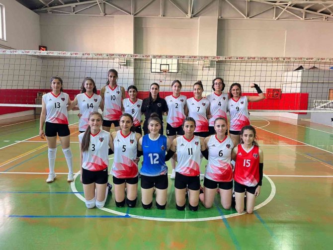 Van Büyükşehir Kadın Voleybol Takımı Haftayı 3 Puanla Kapattı
