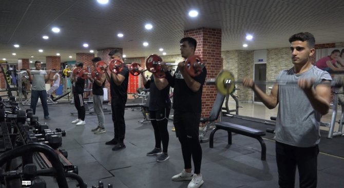 Milli Sporcu Şevketoğlu, Oğlu Ve Gençlerin Sporcu Olması İçin Gayret Gösteriyor