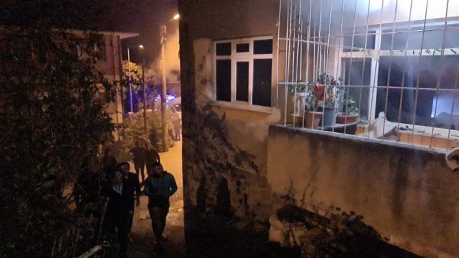 Zonguldak’ta 3 Katlı Apartmanda Yangın Paniği