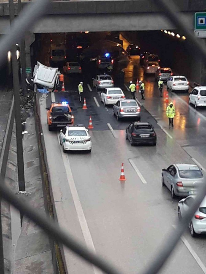 Otoyolda Feci Kaza: 1 Ölü