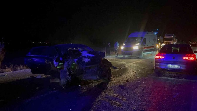 Afyonkarahisar’da Trafik Kazası: 2 Ölü, 5 Yaralı