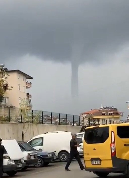 Alanya’da Çıkan Hortum Panik Oluşturdu