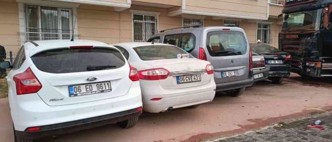 Kontrolden Çıkan Tır 8 Aracı Hurdaya Çevirdi