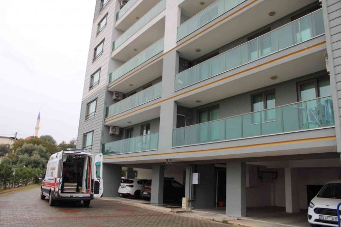 Çatıdan Düşen Şahıs Yaralandı
