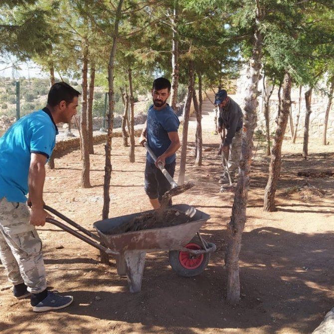 Gercüş’te Köyün Sakinleri Farkındalık İçin Okul Ve Çevre Temizliği Yaptı