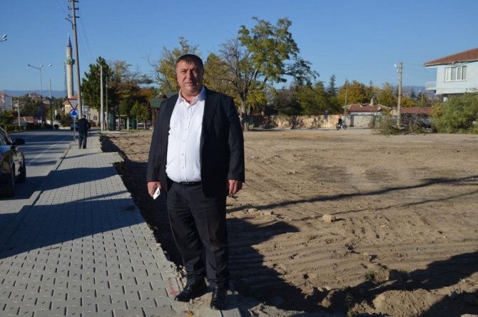 Beylikova’da 3 Bin Metrekarelik Modern Parkın İnşaatı Başladı