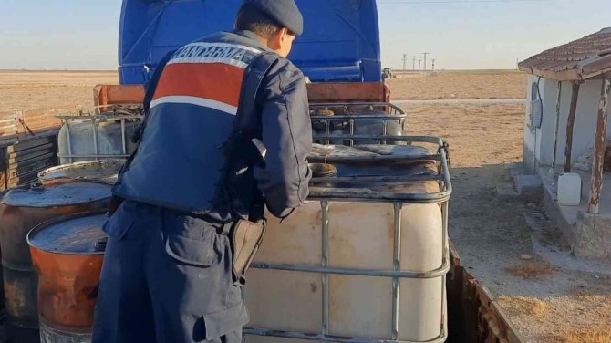 Aksaray’daki Kaçak Yağ Deposuna Jandarmadan Baskını