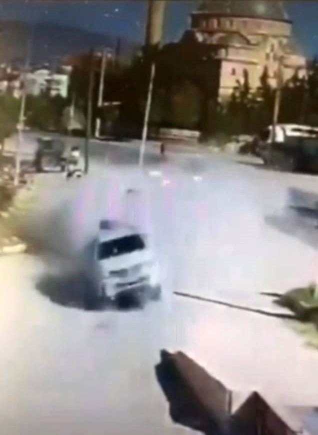 Bisiklet Sürücüsünün Öldüğü Feci Kaza Güvenlik Kamerasına Yansıdı