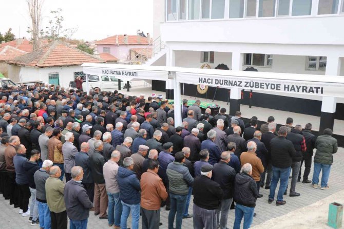 Bolu’daki Trafik Kazasında Yaşamını Yitiren Karı-koca Yan Yana Defnedildi