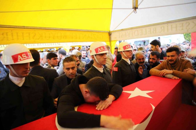 Şehit Mustafa Öztürk Son Yolculuğuna Uğurlandı