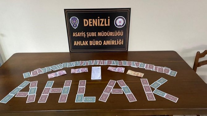 Kumar Oynayan 34 Kişiye 61 Bin 846 Tl İdari Para Cezası