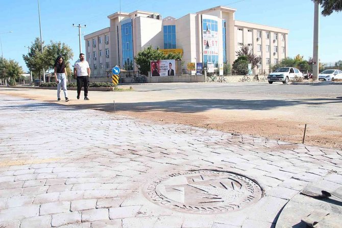 Döşemealtı’na Renkli Baskı Beton Kaldırım