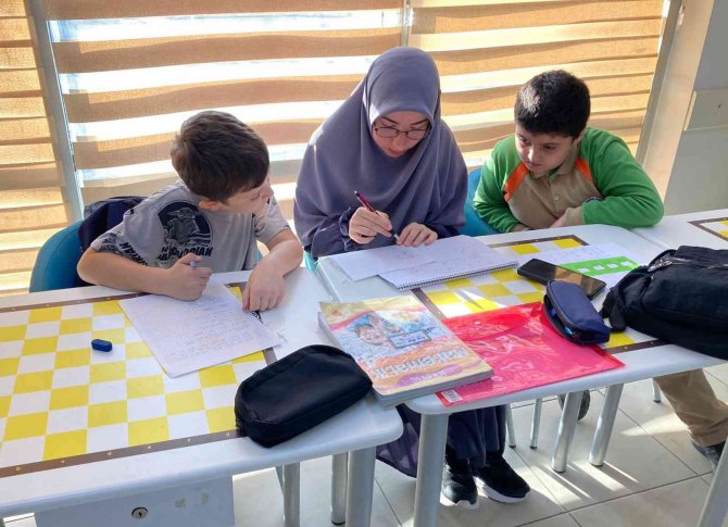 Ücretsiz Ders Veriyorlar