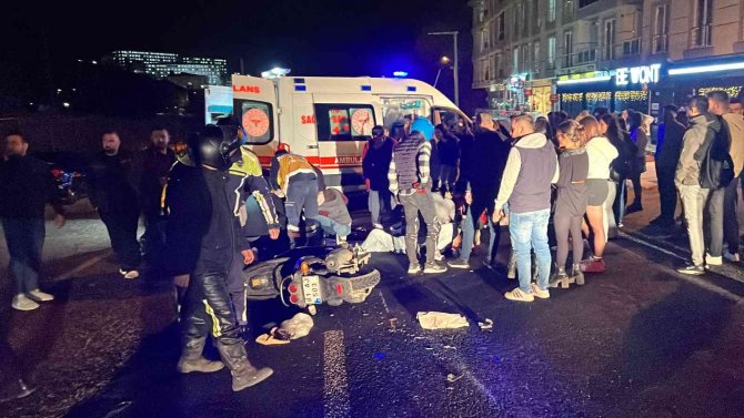 Kaldırımdan Kontrolsüz İnen Sürat Motosikleti Kazaya Sebep Oldu: 1’i Ağır 2 Yaralı