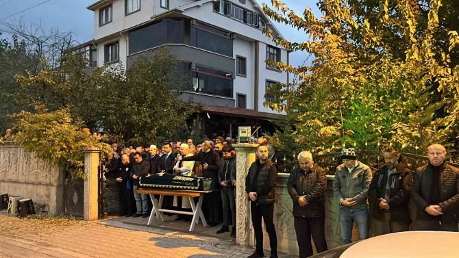 Mantardan Zehirlenen Çift Birkaç Saat Arayla Hayatını Kaybetti