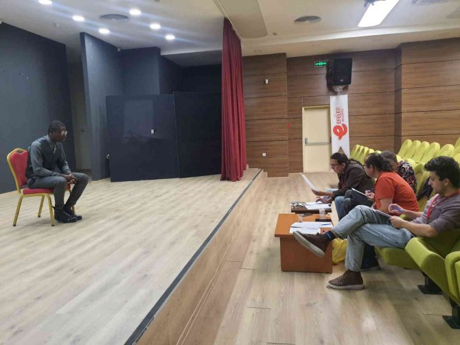 Efeler Belediyesi Şehir Tiyatrosu Yeni Yeteneklerini Aradı