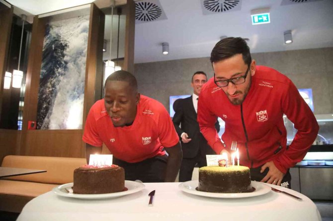 Erdoğan Ve Keita’ya Sürpriz Doğum Günü Kutlaması