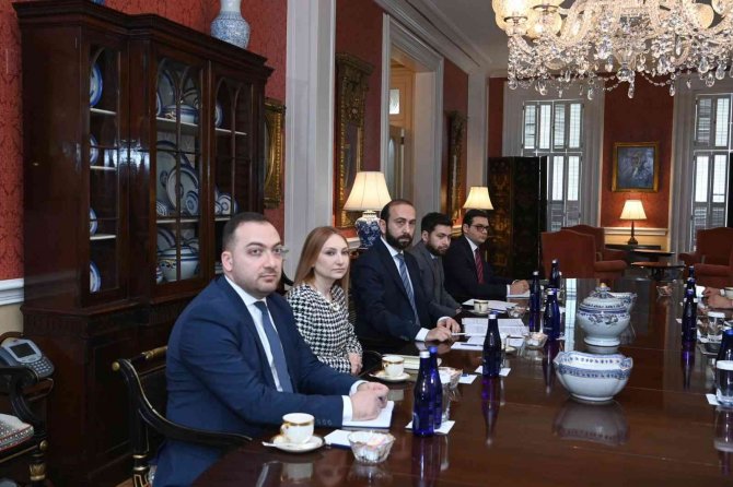 Ermenistan Ve Azerbaycan Dışişleri Bakanları Abd’de Bir Araya Geldi