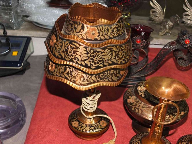 Balıkesir’de Eski Eşya Meraklıları Mezatta Buluştu