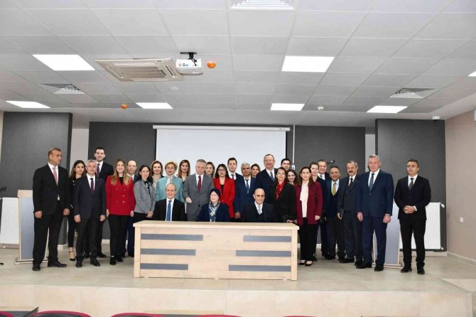 Topçuoğlu Ailesinin Eğitime Desteği Sürüyor