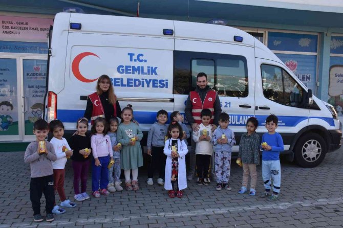 Gemlik’te Anaokuluna Öğrencileri Sağlık Hizmetleri Hakkında Bilgilendirildi