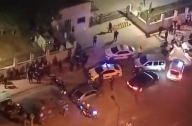 İ̇ki Esnaf Arasındaki “Benimle Aynı İşi Yapamazsın” Kavgası Karakolda Da Devam Etti