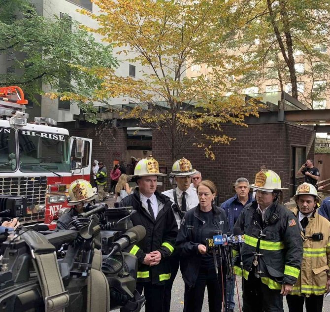 New York’taki Yangında 2’si Ağır 43 Kişi Yaralandı