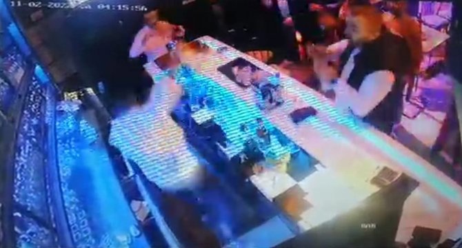 İ̇zmir’de Gece Kulübünde Silahlı Kavga Dehşeti