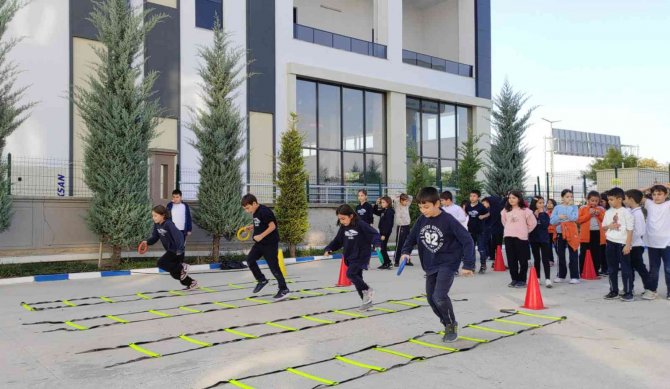 Karaman’da ‘İ̇lkokullarda Spor Dalı Eğitimi’ Projesi Başladı