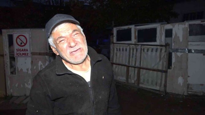 Çocuklar Evi Yaktı, Alevleri Gören Yaşlı Adamın Feryadı Yürek Burktu