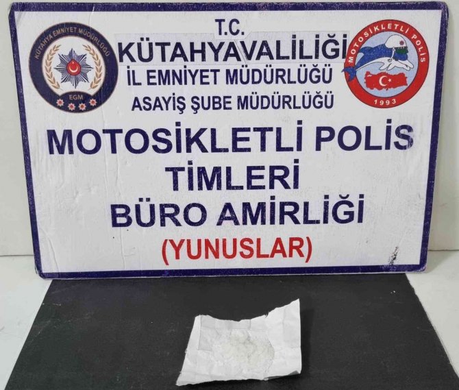 Kütahya’da Yunus Timleri 2 Kişinin Üzerinde Uyuşturucu Ele Geçirdi