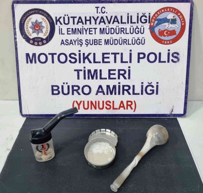 Kütahya’da Yunus Timleri 2 Kişinin Üzerinde Uyuşturucu Ele Geçirdi